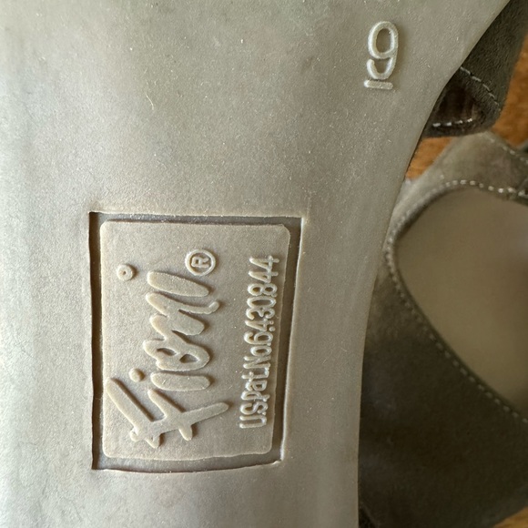 Fioni Olive Green Women's Heels - Picture 4 of 4